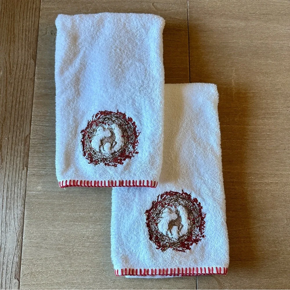 Christmas Holiday Hand Towels Embroidered Set of 2